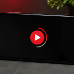 YouTube benzeri video oynatıcıda siyah ekran ve yüklenme simgesi