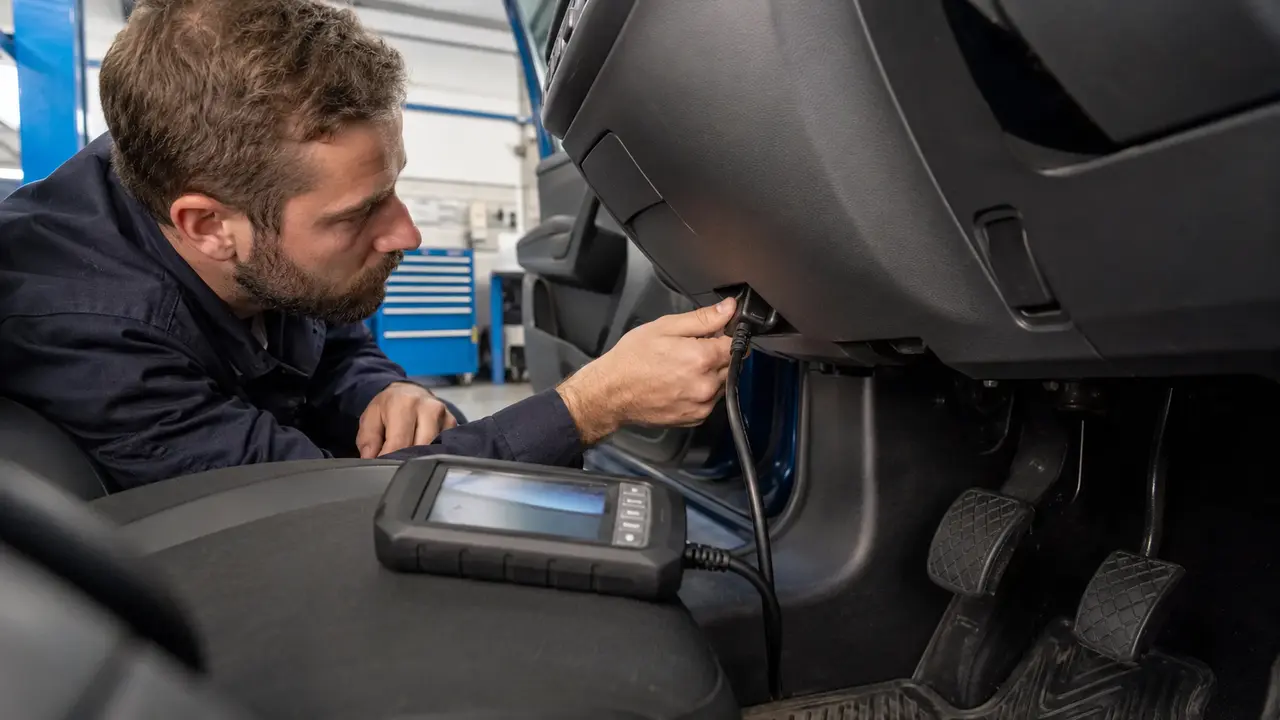 Motor arıza lambası için OBD cihazıyla arıza tespiti